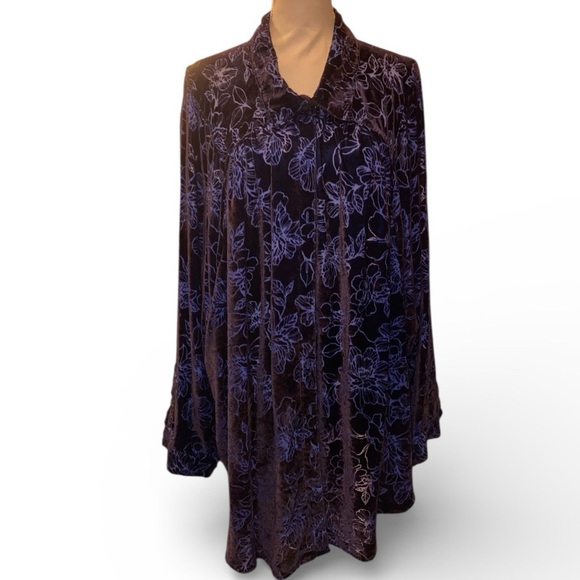 TORRID Madison Velvet Burnout Tunic Blouse in Purple and Black Size 6XL - Picture 2 of 9